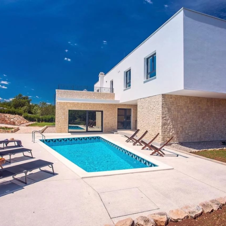 Villa splendide en bord de mer dans la région de Zadar