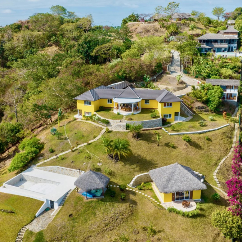TRÈS BEAU TERRAIN vue sur la mer Situé à Petrothalassa d’Hermioni