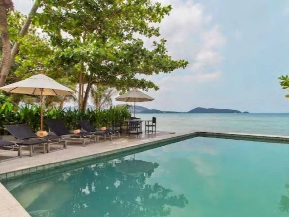 Très belle villa située en front de mer