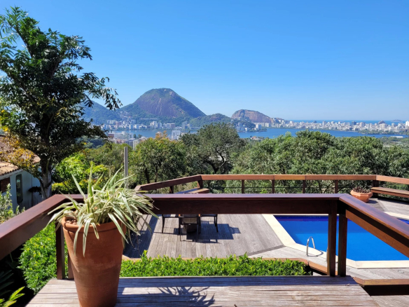 Charming villa with incredible views of the Rio de Janeiro Botanical Garden (Jardim Botânico)