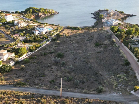 SOMPTUEUX TERRAIN VUE MER PORTO HELI