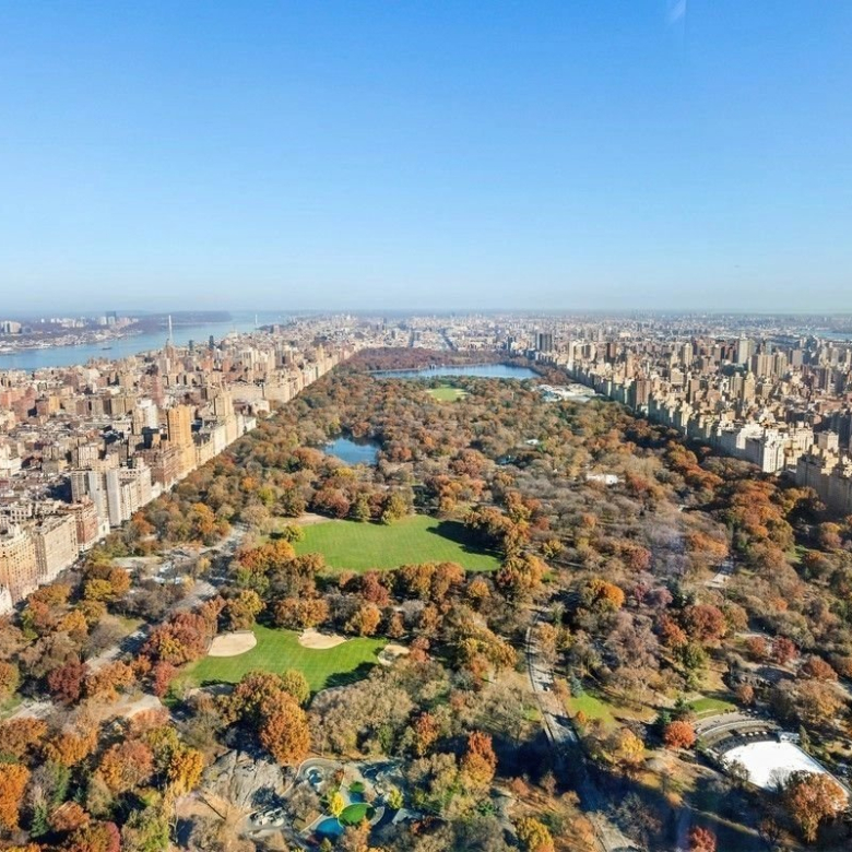 Beautiful property with a sea view