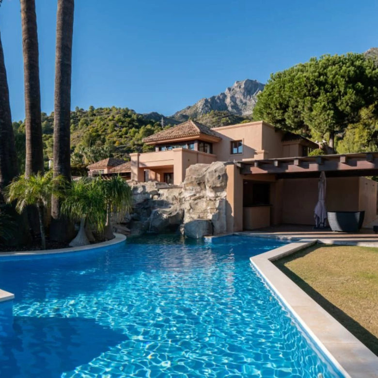 MÉGA MANOIR MODERNE AU PIED DE LA SIERRA BLANCA, MARBELLA GOLDEN MILE