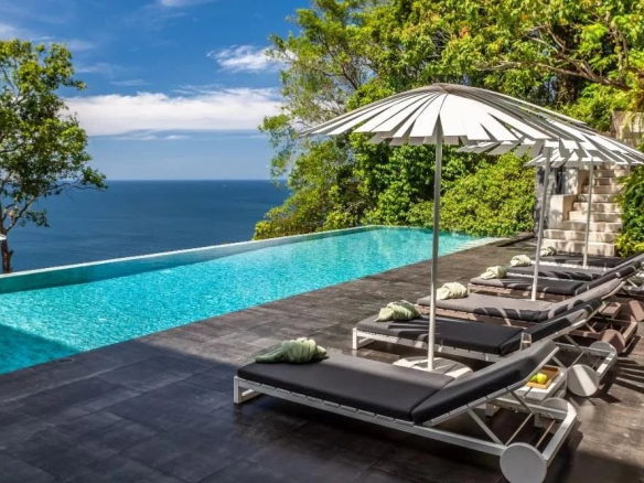 Unique propriété au design moderne avec une vue imprenable sur la mer située à Kamala