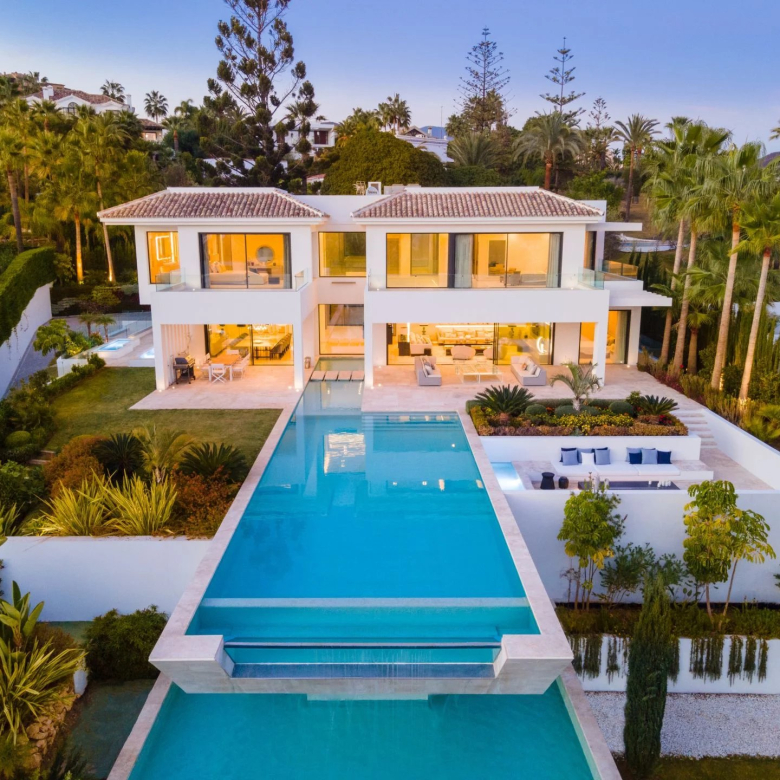 Splendide Villa contemporaine située à Nueva Andalucia