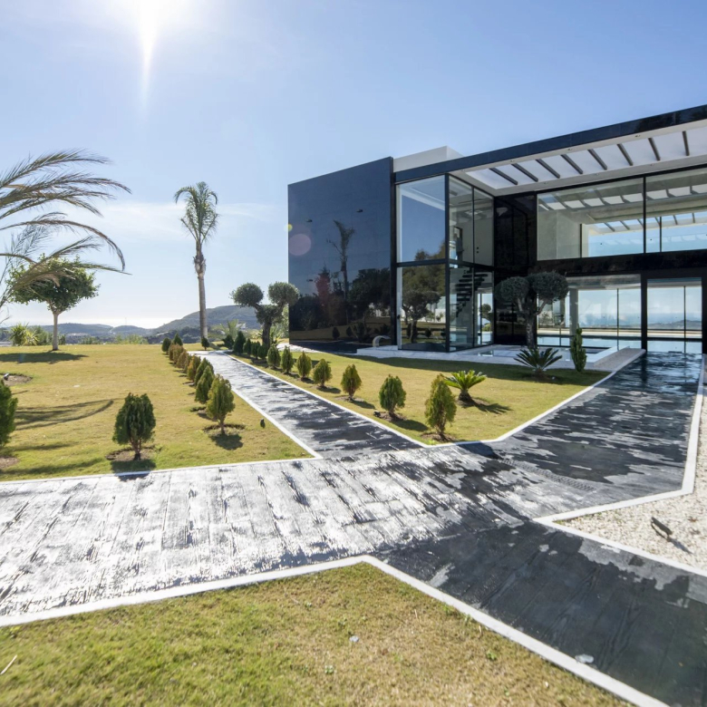 Splendide Villa située dans la banlieue verdoyante de Nueva Andalucia
