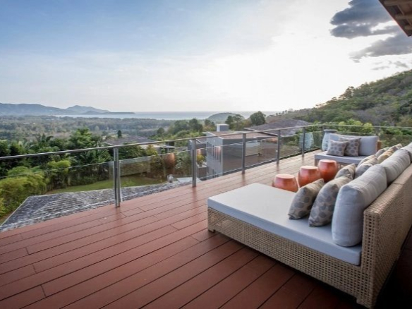 Villa de luxe avec vue panoramique sur la mer à Layan