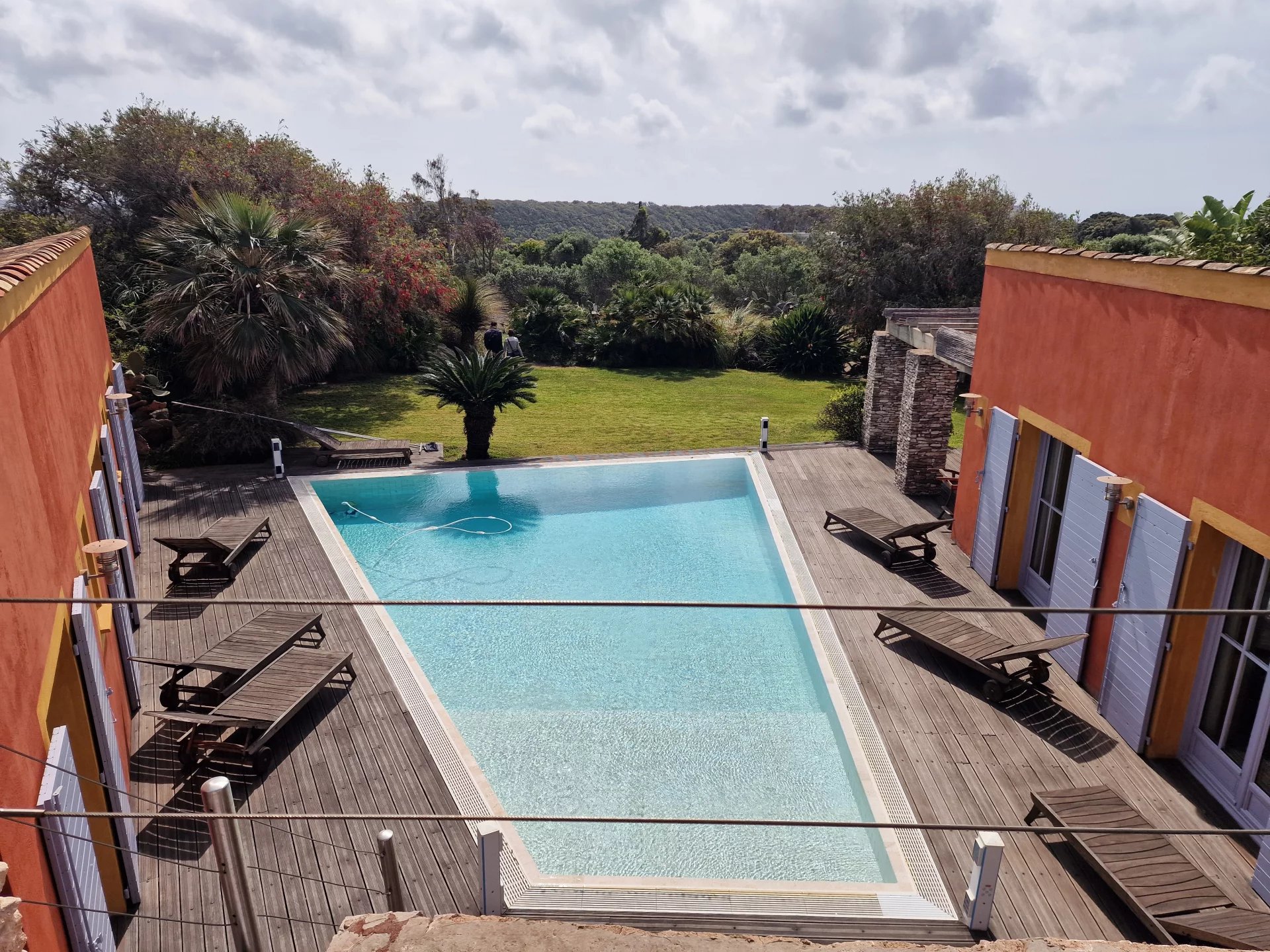 Magnificent property in Bonifacio Property with swimming pool and garden in Bonifacio, overlooking the surrounding nature.