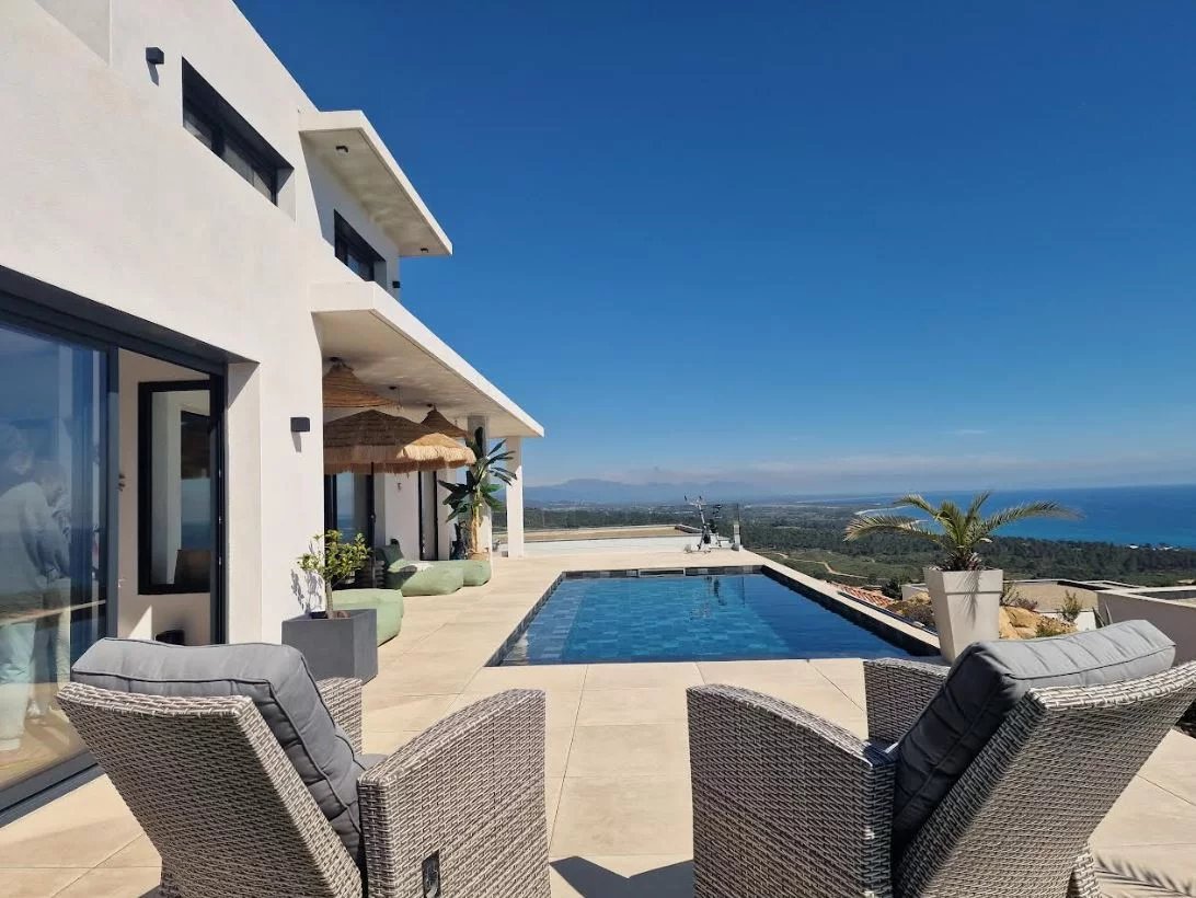 Exceptional property in Sari-Solenzara Panoramic sea view from a villa with swimming pool in Sari-Solenzara.