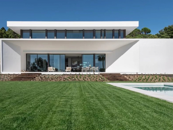 SPLENDID MODERN VILLA LOCATED IN BENAHAVIS
