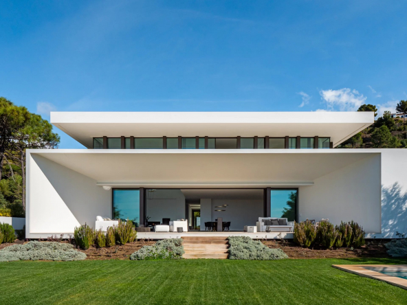 SUMPTUOUS EXCEPTIONAL MODERN VILLA WITH PANORAMIC VIEW, LA RESERVA DE ALCUZCUZ,