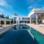CONTEMPORARY LUXURY VILLA ON THE FRONT LINE OF GOLF WITH STUNNING PANORAMIC, LOS FLAMINGOS, BENAHAVIS