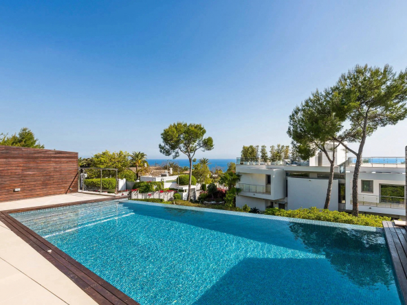 Très belle villa de luxe située à Sierra Blanca