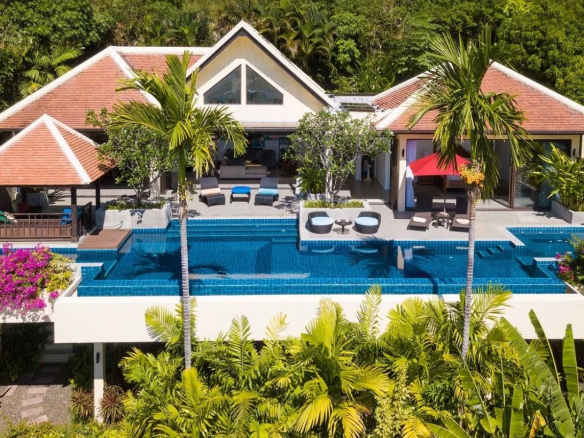 Magnificent Villa with panoramic ocean views