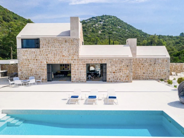 Modern white stone oasis in Dubrovnikerne white stone in Dubrovnik