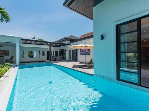 Very beautiful villa located in Phuket