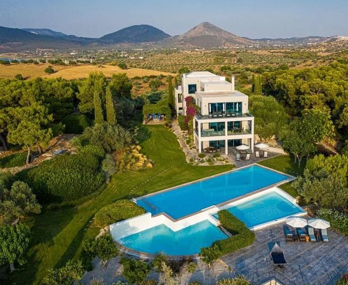 Beautiful property located in Porto Heli