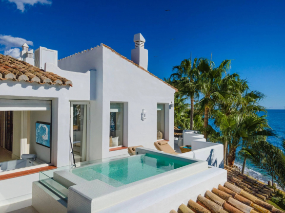 Very beautiful Penthouse with sea view located in Marbella