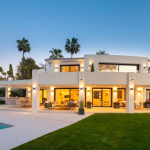Splendide Villa située dans la banlieue verdoyante de Nueva Andalucia