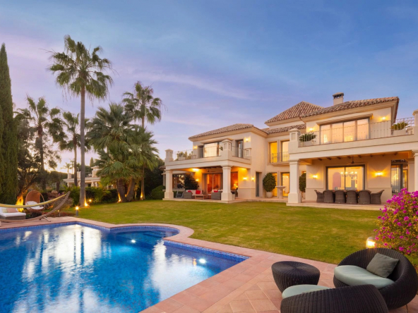 Villa charmante et luxueuse dans la communauté 5 étoiles de Los Flamingos