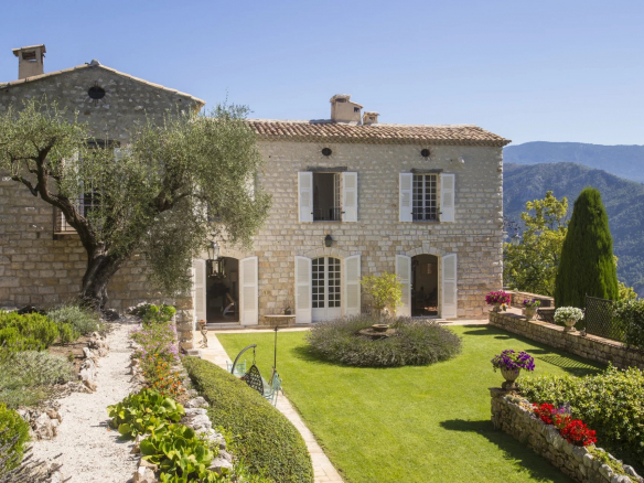 Somptueux château Panoramique, Montagnes, Forêt, Rivière, Campagne, Jardin, Lac
