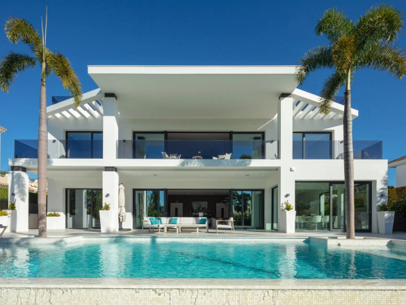 Splendid modern property located in Nueva Andalucia