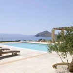 Magnificent property with sea view