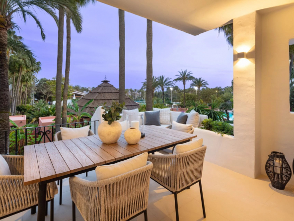 Très bel appartement entièrement rénové situé à Marbella