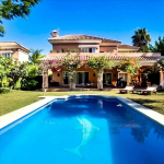 Très belle villa de style méditerranéen située à Nueva Andalucia