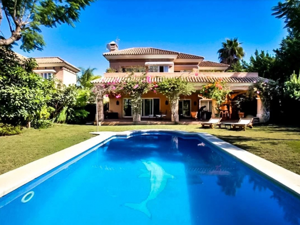 Very beautiful Mediterranean style villa located in Nueva Andalucia
