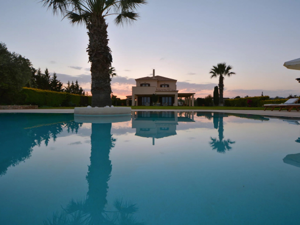 Sumptuous Villa Sea View on Petrothalassa