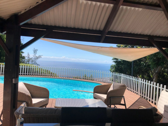 Beautiful magnificent villa with sea view over the ocean and Saint Denis de la Réunion