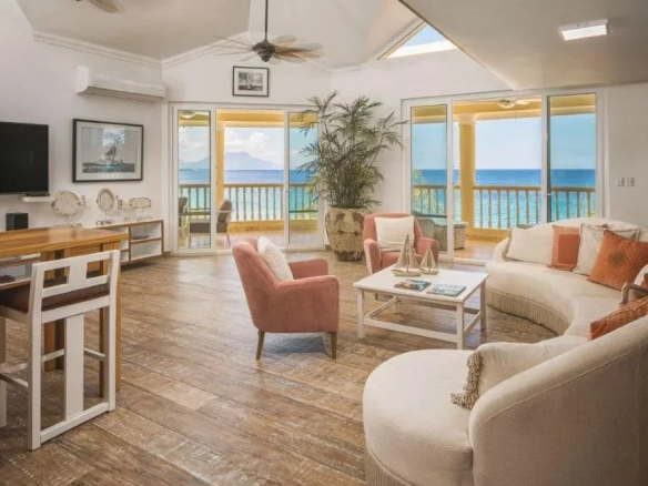 Exclusive penthouse with ocean view