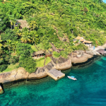 Maison idyllique au bord de l’eau avec jetée à Paraty