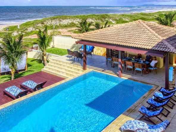 Luxury beachfront mansion located on Barra do Cunhaú beach