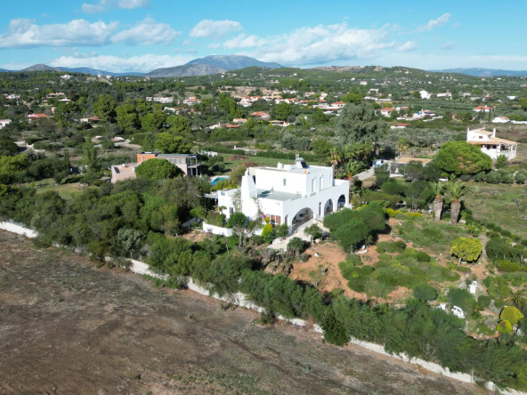 Très belle Villa exclusive située à Petrothalassa, Portoheli.