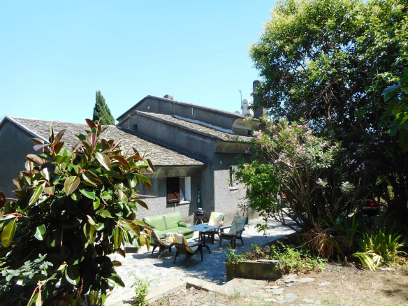 Beautiful villa of 207 m² living space on 2 levels sea view BIGULIA D ORTALE 20620