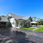 Cette exquise villa de 5 chambres avec piscine à Kamala