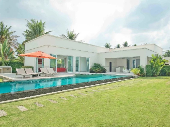 Superbe villa située à Pattaya