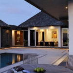 Villa surplombant la plage de Nikki
