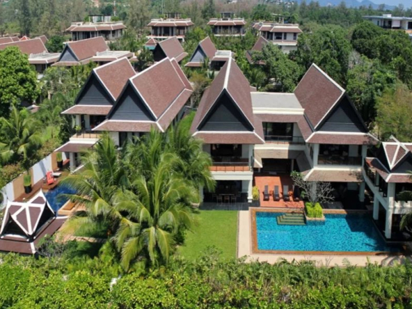 Magnificent villa with sea view located in Phuket