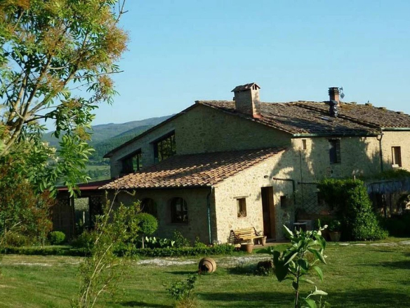 Splendid property located in the countryside in Tuscany