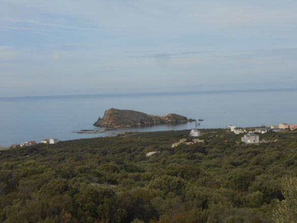 Magnificent property of 400 m2 feet in the water
