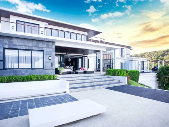 Somptueuse villa avec une vue incroyable sur la mer