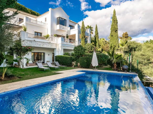 Magnificent villa in El Paraiso, Benahavis