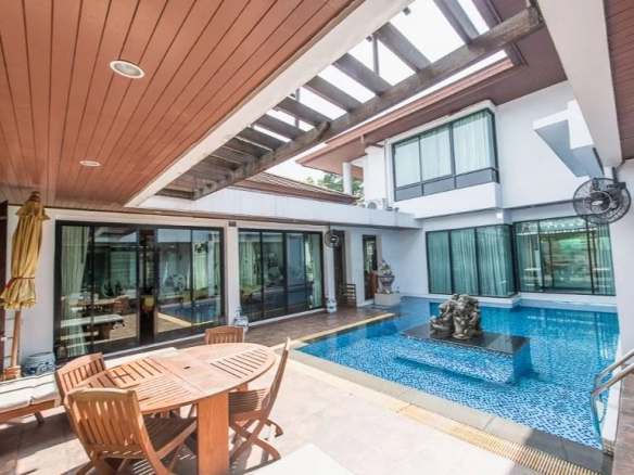 Très belle villa moderne située à Bangkok