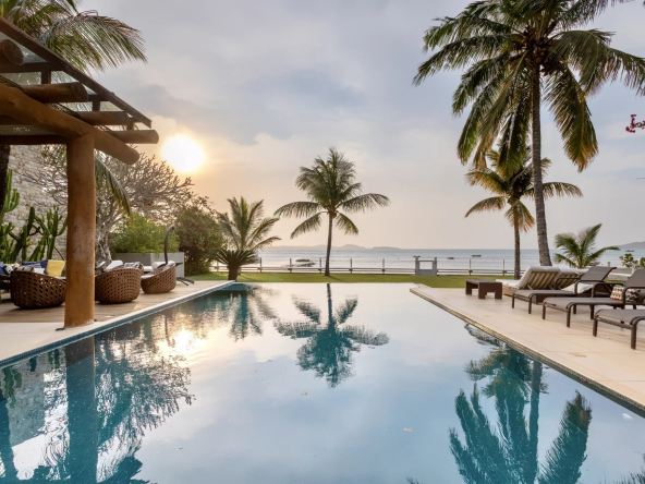 Magnifique Manoir sur le front de mer à Buzios