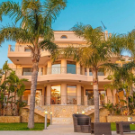 Splendide villa exotique située à Saronida