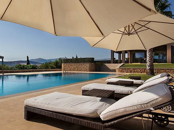 Hyper Deluxe Villa in Agia Marina