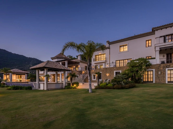 Sumptuous Zagaleta Property